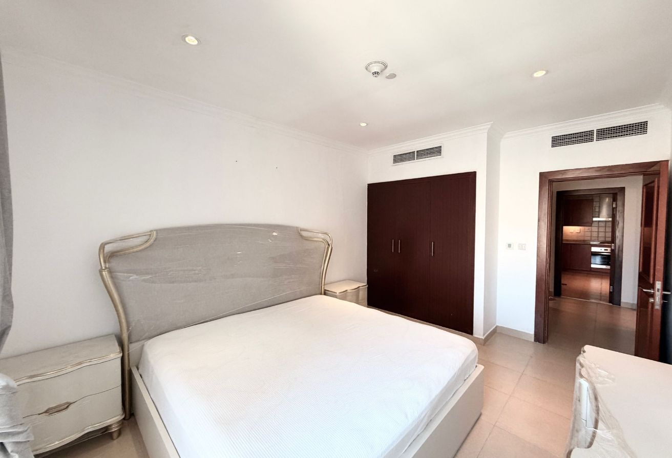 Marina view furnished 1bhk apartment with balcony thumbnail 7