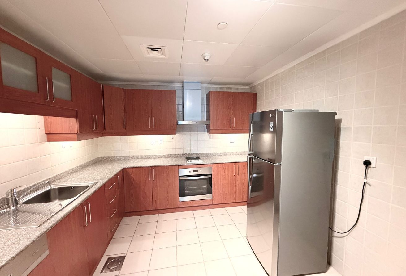 Marina view furnished 1bhk apartment with balcony thumbnail 9