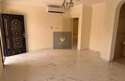 Villa - 6 Bedrooms - 5 Bathrooms for rent in Izghawa - Izghawa - Doha