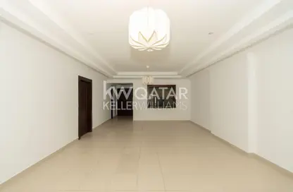Apartment - 1 Bedroom - 2 Bathrooms for rent in Porto Arabia Townhouses - Porto Arabia - The Pearl Island - Doha