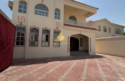 Villa - 4 Bedrooms - 5 Bathrooms for rent in Al Markhiya Street - Al Markhiya - Doha