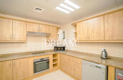 Apartment - 3 Bedrooms - 3 Bathrooms for rent in West Bay Tower - West Bay - West Bay - Doha