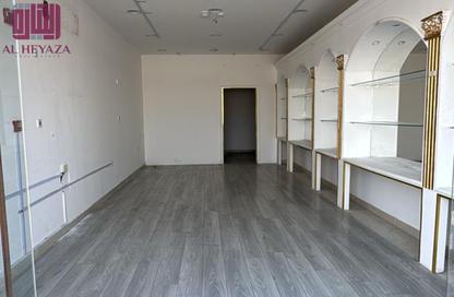 Shop - Studio - 1 Bathroom for rent in Al Murrah - Al Rayyan - Doha