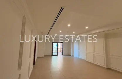Apartment - 1 Bedroom - 2 Bathrooms for rent in West Porto Drive - Porto Arabia - The Pearl Island - Doha