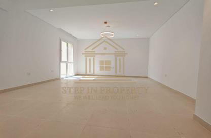 Apartment - 2 Bedrooms - 3 Bathrooms for rent in Al Khair Tower - Corniche Road - Corniche Road - Doha
