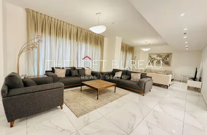 Apartment - 4 Bedrooms - 5 Bathrooms for rent in West Bay Tower - West Bay - West Bay - Doha