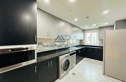 Apartment - 2 Bedrooms - 2 Bathrooms for rent in The Pearl Island - Doha