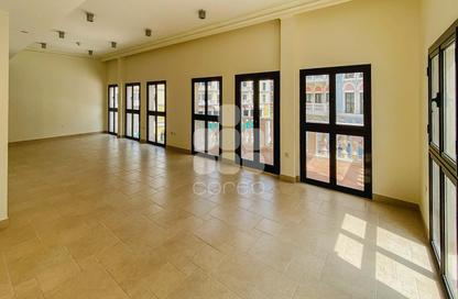 Apartment - 3 Bedrooms - 3 Bathrooms for rent in Chateau - Qanat Quartier - The Pearl Island - Doha