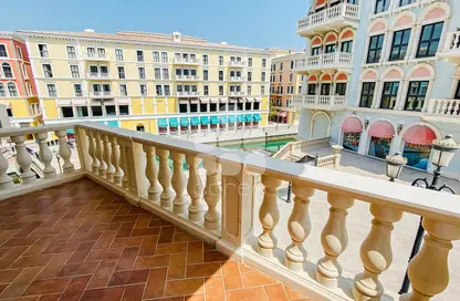 Apartment - 3 Bedrooms - 3 Bathrooms for rent in Chateau - Qanat Quartier - The Pearl Island - Doha