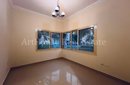 شقة - 2 غرف نوم - 3 حمامات للايجار في جنوب فوكس هيلس - فوكس هيلز - الوسيل