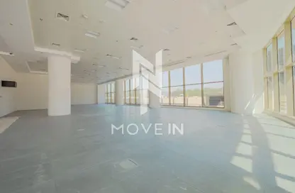 Office Space - 1 Bedroom - 2 Bathrooms for rent in Corniche Road - Corniche Road - Doha