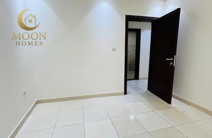 Apartment - 2 Bedrooms - 1 Bathroom for rent in Umm Ghwailina Comm - Umm Ghuwalina - Umm Ghuwailina - Doha