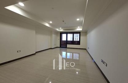 Apartment - 1 Bedroom - 2 Bathrooms for rent in East Porto Drive - Porto Arabia - The Pearl Island - Doha