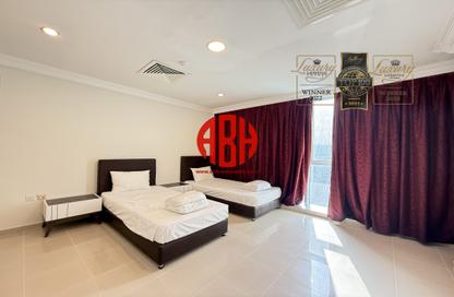 Apartment - 2 Bedrooms - 2 Bathrooms for rent in Corniche Road - Corniche Road - Doha