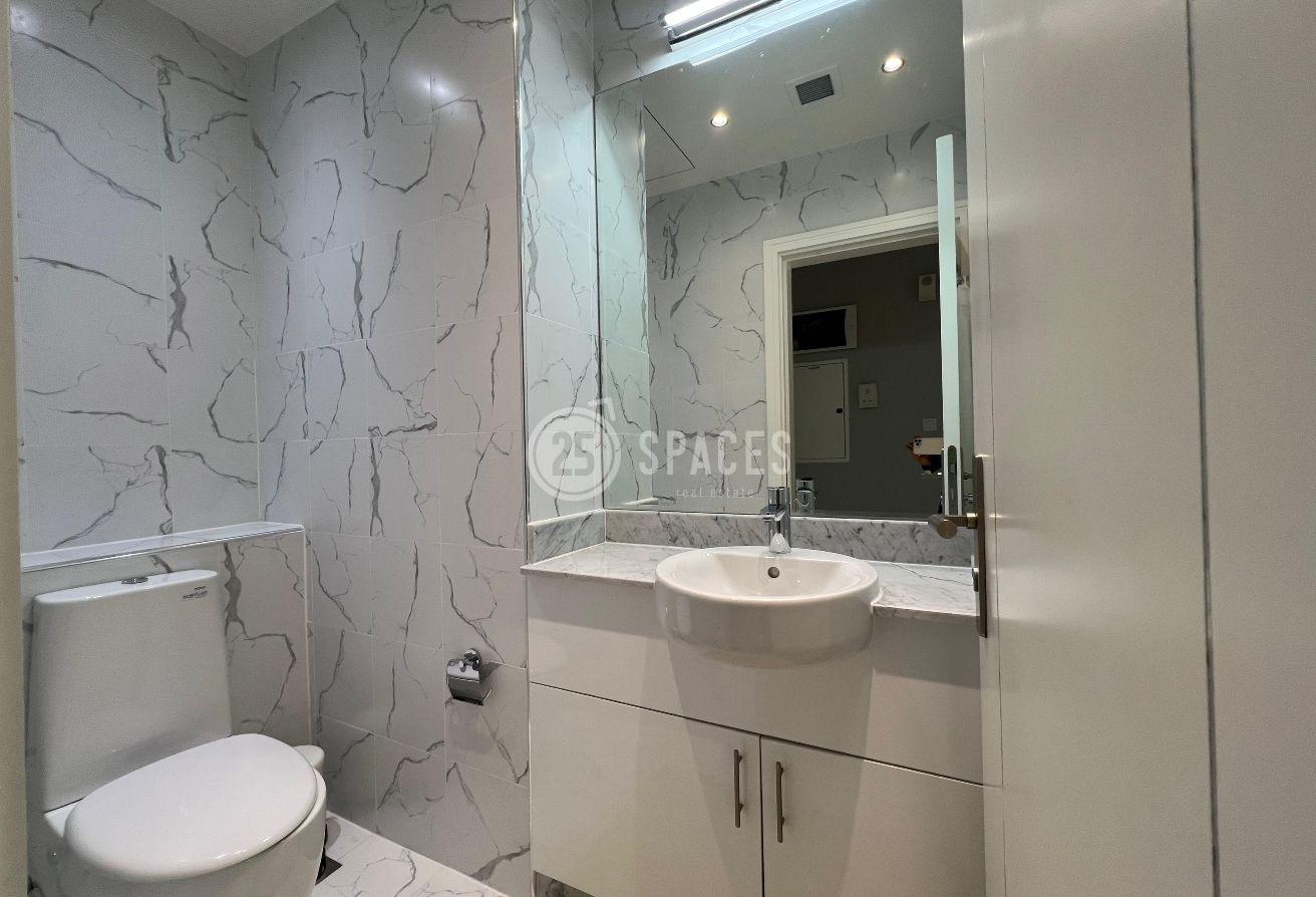 Renovated One Bedroom Apt Balcony Kempinski View - 14