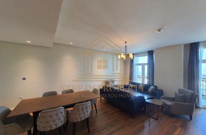 Apartment - 3 Bedrooms - 5 Bathrooms for rent in Floresta Gardens - Floresta Gardens - The Pearl Island - Doha