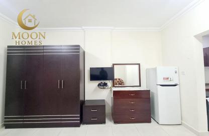 Apartment - 1 Bedroom - 1 Bathroom for rent in Umm Ghwailina Comm - Umm Ghuwalina - Umm Ghuwailina - Doha Apartment - 1 Bedroom - 1 Bathroom for rent in Umm Ghwailina Comm - Umm Ghuwalina - Umm Ghuwailina - Doha