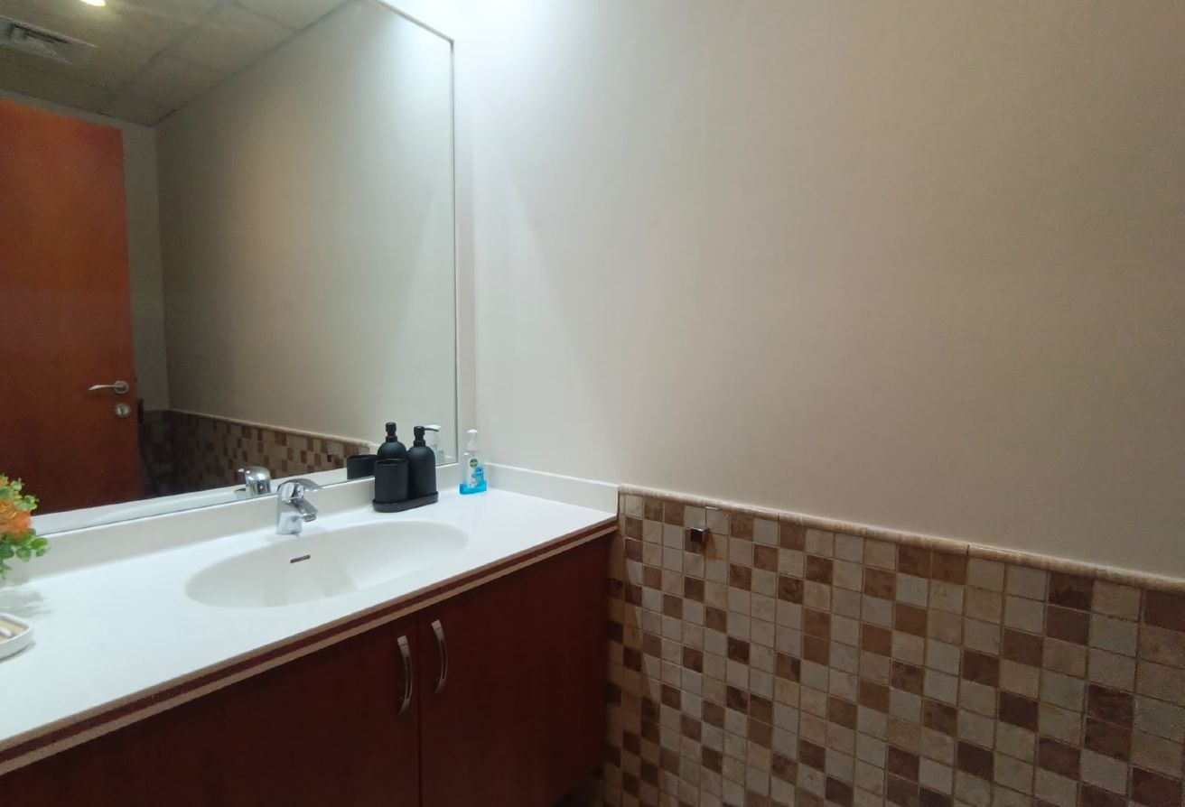 ELEGANT 1 BEDROOM FULL MARINA VIEW ONLY @7000K thumbnail 7