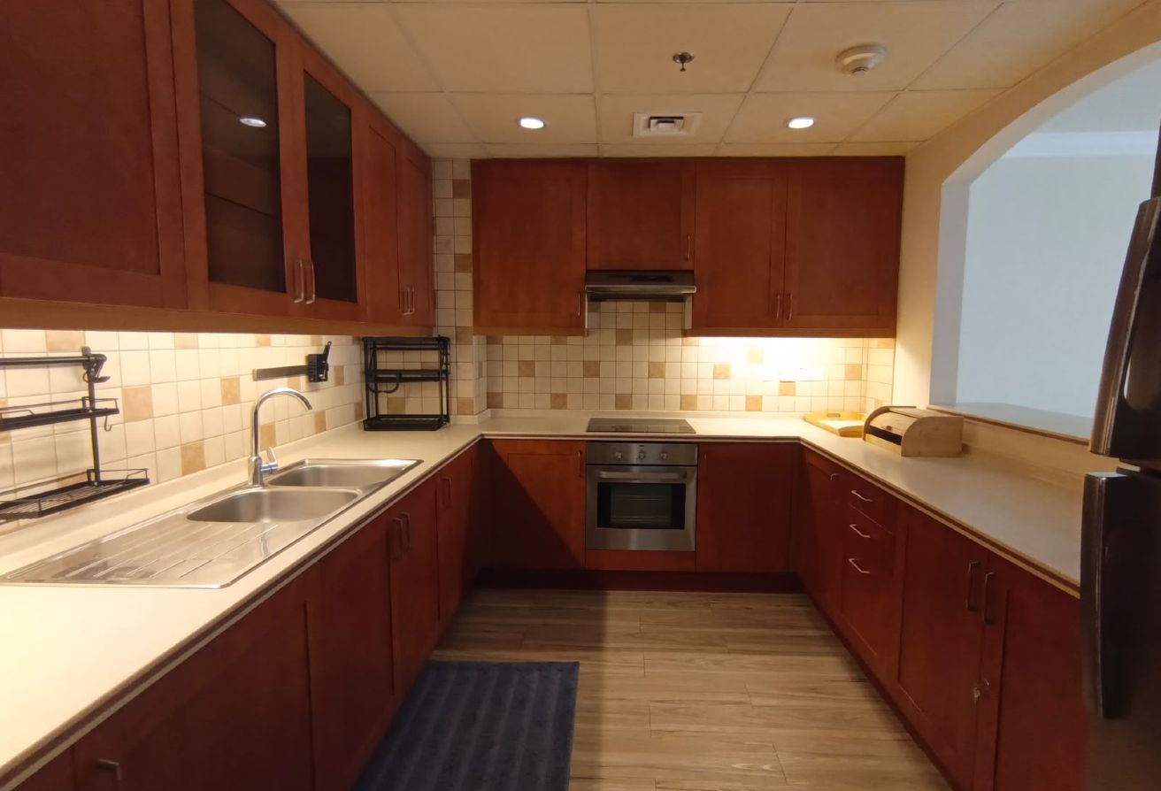 ELEGANT 1 BEDROOM FULL MARINA VIEW ONLY @7000K thumbnail 2