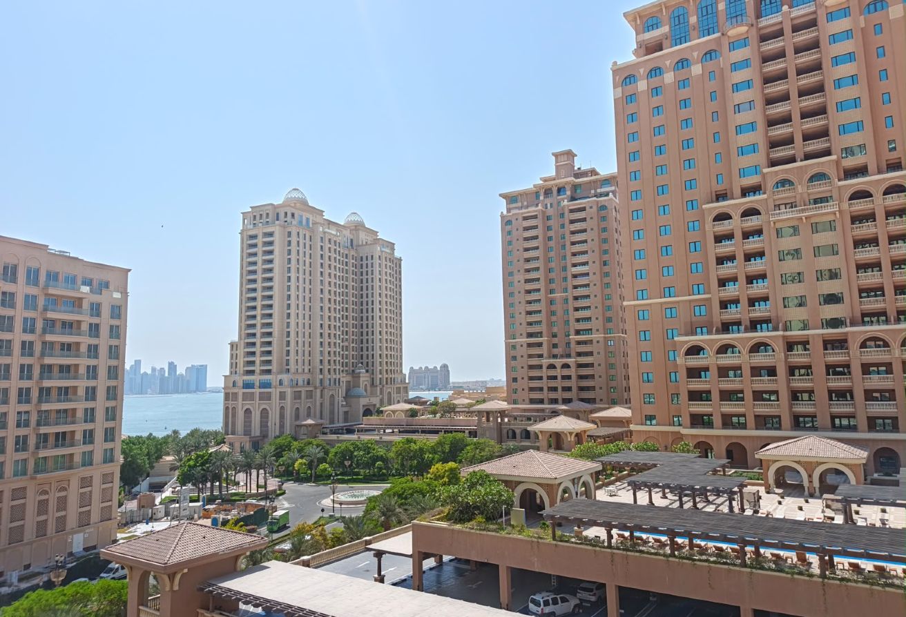 ELEGANT 1 BEDROOM FULL MARINA VIEW ONLY @7000K thumbnail 9