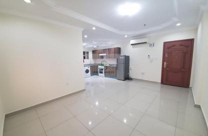Apartment - 1 Bedroom - 1 Bathroom for rent in Al Sadd Tourist Apartments - Al Sadd - Doha
