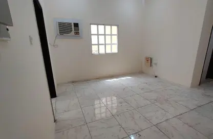 Apartment - 2 Bedrooms - 2 Bathrooms for rent in Madinat Khalifa Building 58 - Madinat Khalifa South - Madinat Khalifa - Doha Apartment - 2 Bedrooms - 2 Bathrooms for rent in Madinat Khalifa Building 58 - Madinat Khalifa South - Madinat Khalifa - Doha