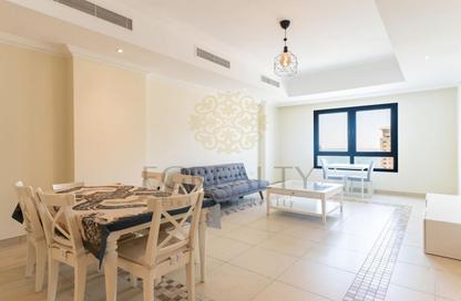 Apartment - 1 Bedroom - 2 Bathrooms for rent in East Porto Drive - Porto Arabia - The Pearl Island - Doha Apartment - 1 Bedroom - 2 Bathrooms for rent in East Porto Drive - Porto Arabia - The Pearl Island - Doha