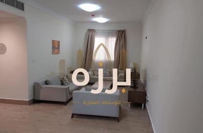 Apartment - 2 Bedrooms - 2 Bathrooms for rent in Umm Ghuwailina - Doha