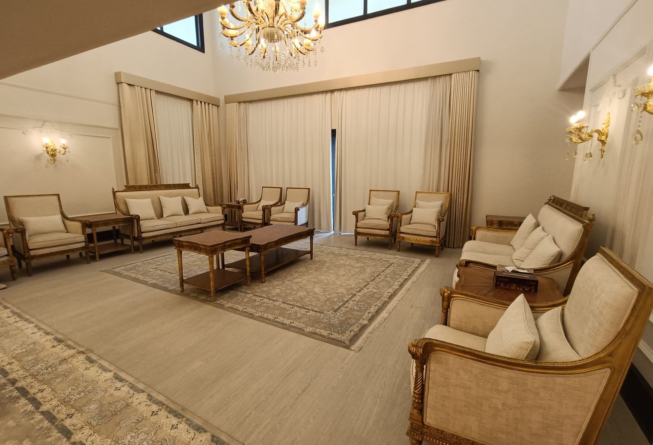 Luxurious fully Furnished Penthouse|With Balcony| thumbnail 3