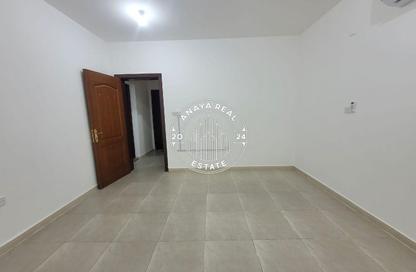 Villa - 1 Bedroom - 1 Bathroom for rent in Umm Al Seneem Street - Ain Khaled - Doha