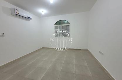 Villa - 1 Bedroom - 1 Bathroom for rent in Umm Al Seneem Street - Ain Khaled - Doha