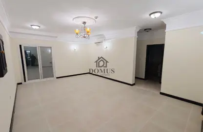 شقة - 2 غرف نوم - 2 حمامات للايجار في شارع انس - فريج بن محمود الشمالي - فريج بن محمود - الدوحة