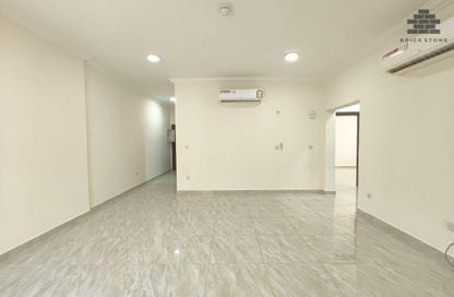 Apartment - 2 Bedrooms - 2 Bathrooms for rent in Muntazah 7 - Al Muntazah - Doha