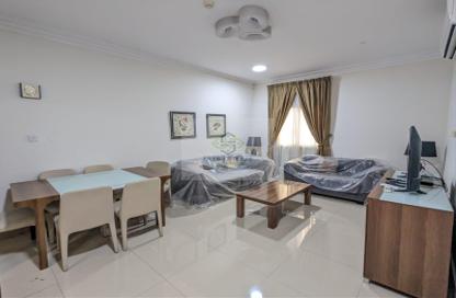 Apartment - 2 Bedrooms - 2 Bathrooms for rent in Umm Ghuwailina 4 - Umm Ghuwailina - Doha