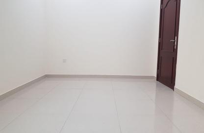 Apartment - 3 Bedrooms - 2 Bathrooms for rent in Fereej Bin Omran - Doha