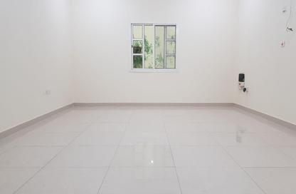 Apartment - 3 Bedrooms - 2 Bathrooms for rent in Fereej Bin Omran - Doha