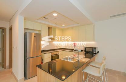 Apartment - 2 Bedrooms - 2 Bathrooms for rent in Viva Central - Viva Bahriyah - The Pearl Island - Doha