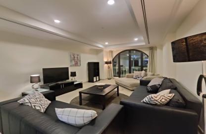 Apartment - 1 Bedroom - 2 Bathrooms for rent in Tower 14 - Porto Arabia - The Pearl Island - Doha
