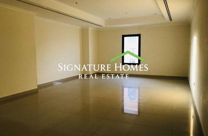 Apartment - 2 Bedrooms - 2 Bathrooms for rent in West Porto Drive - Porto Arabia - The Pearl Island - Doha
