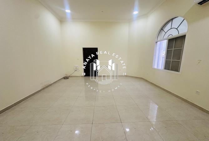 54200213 - Property Image 3