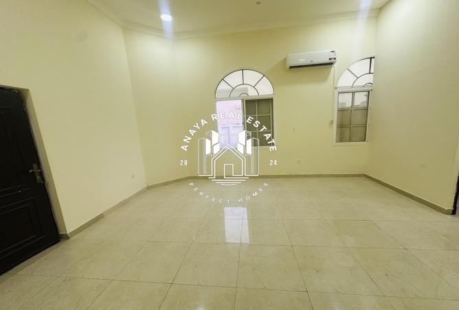 54200213 - Property Image 2