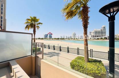 Villa - 5 Bedrooms - 7 Bathrooms for rent in Abraj Bay - Abraj Quartiers - The Pearl Island - Doha