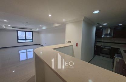 Apartment - 1 - 2 for rent in West Porto Drive - Porto Arabia - The Pearl Island - Doha