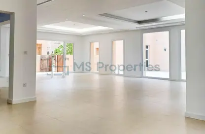 Villa - 4 Bedrooms - 5 Bathrooms for rent in West Bay Lagoon Villas - West Bay Lagoon - West Bay Lagoon - Doha