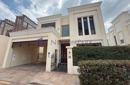 Villa - 3 Bedrooms - 5 Bathrooms for rent in Giardino Gardens - Giardino Villas - The Pearl Island - Doha