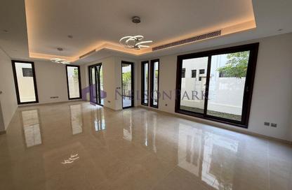 Villa - 3 Bedrooms - 5 Bathrooms for rent in Giardino Gardens - Giardino Villas - The Pearl Island - Doha