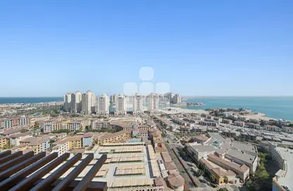Apartment - 1 Bedroom - 2 Bathrooms for rent in Tower 23 - Porto Arabia - The Pearl Island - Doha
