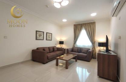 Apartment - 2 Bedrooms - 2 Bathrooms for rent in Umm Ghuwailina 4 - Umm Ghuwailina - Doha