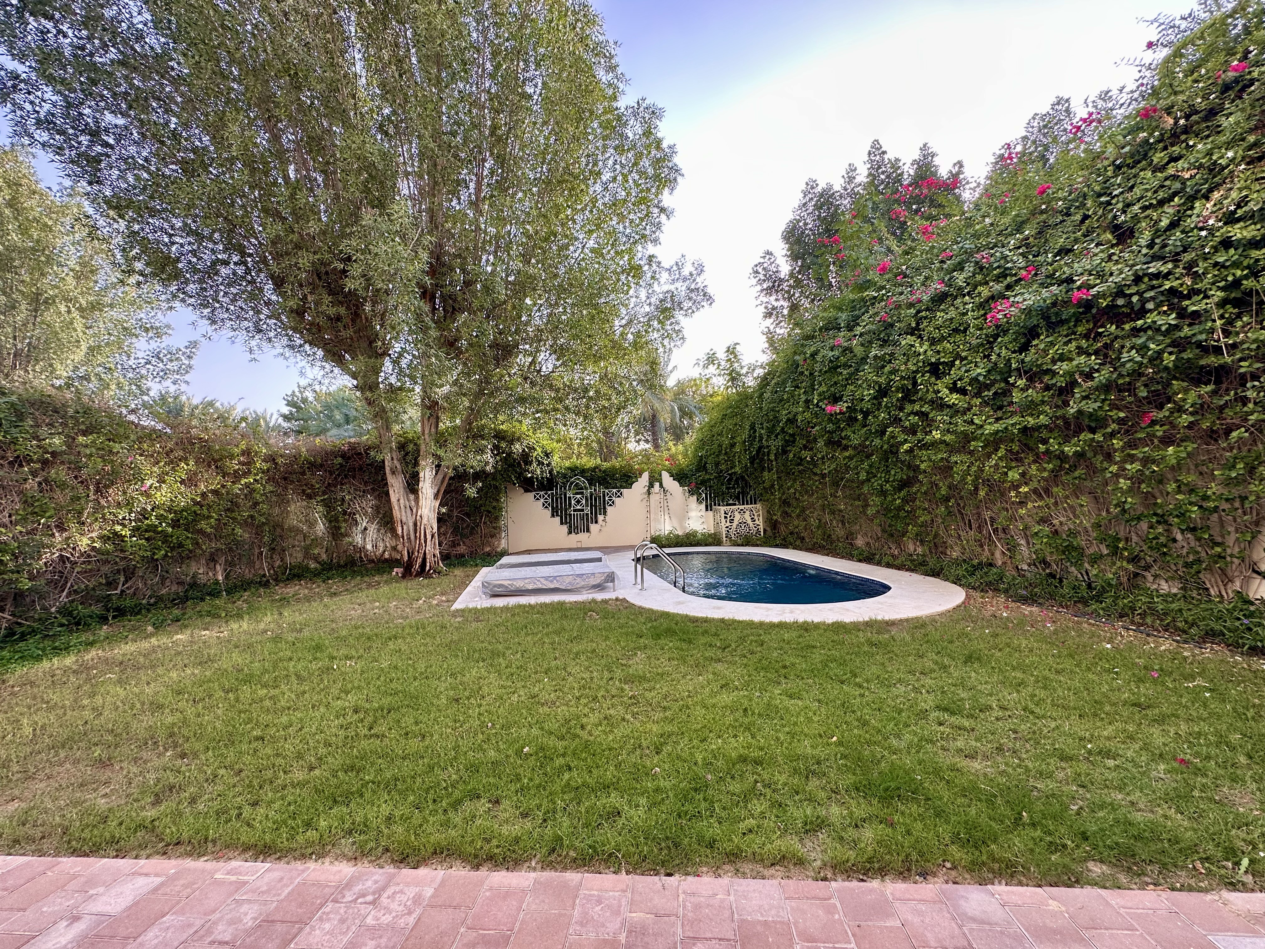 Spacious 4-BHK Compound Villa in West Bay Lagoon