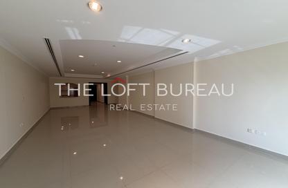 Apartment - 2 Bedrooms - 2 Bathrooms for rent in West Porto Drive - Porto Arabia - The Pearl Island - Doha